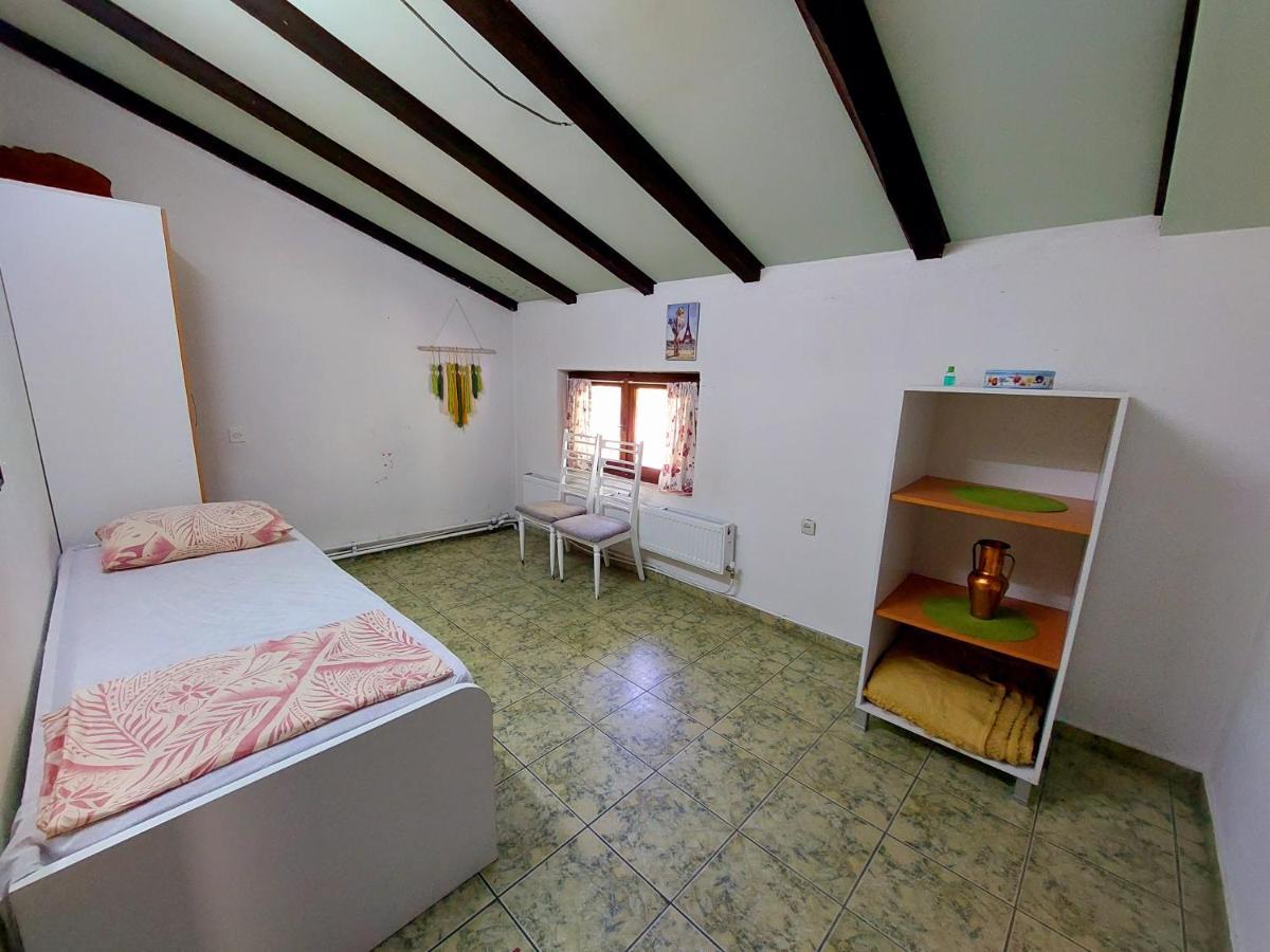 Incredible Apartment With A Mountain View - Matka Szkopje Kültér fotó