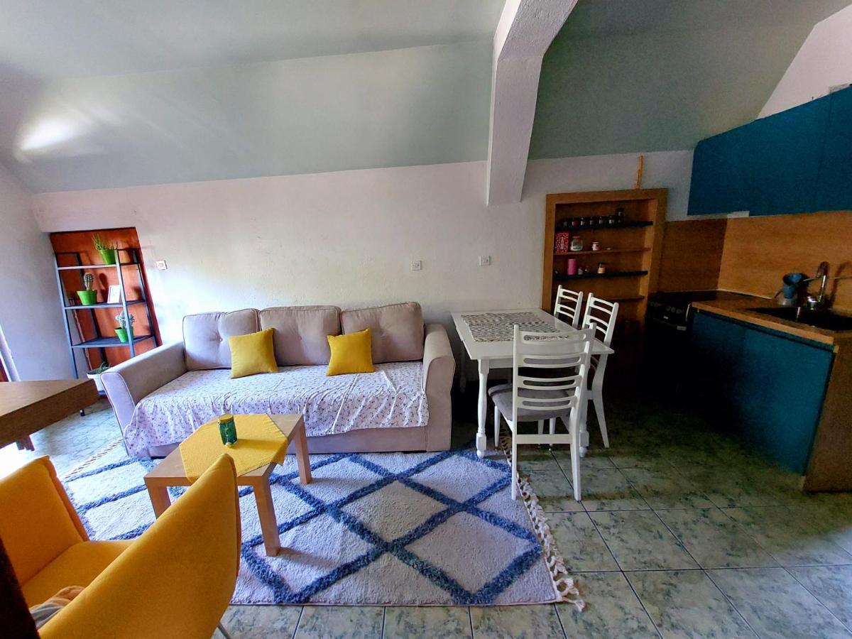 Incredible Apartment With A Mountain View - Matka Szkopje Kültér fotó